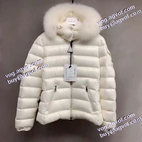 人気ブランド モンクレールブランドコピー ダウンプレミアムダウンジャケット モンクレール MONCLER 2022新作 コーデに合わせ 高級感を引き立てる