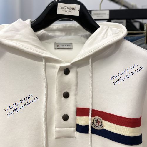 モンクレールスーパーコピー 2021秋冬 3色可選 ランキング1位 ボタンパーカー 帽子付き モンクレール MONCLER プルオーバーパーカー