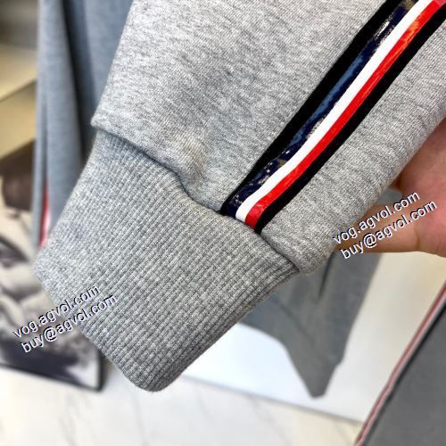 モンクレールブランド コピー 当店ランキング1位常連 2021秋冬 モンクレール MONCLER ジャージセット こだわりのコート ハリのある