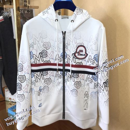 パーカー モンクレールスーパーコピー 人気販売中 2021秋冬 モンクレール MONCLER おしゃれな装い 首胸ロゴ 