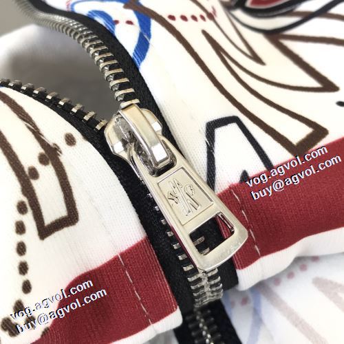 パーカー モンクレールスーパーコピー 人気販売中 2021秋冬 モンクレール MONCLER おしゃれな装い 首胸ロゴ 
