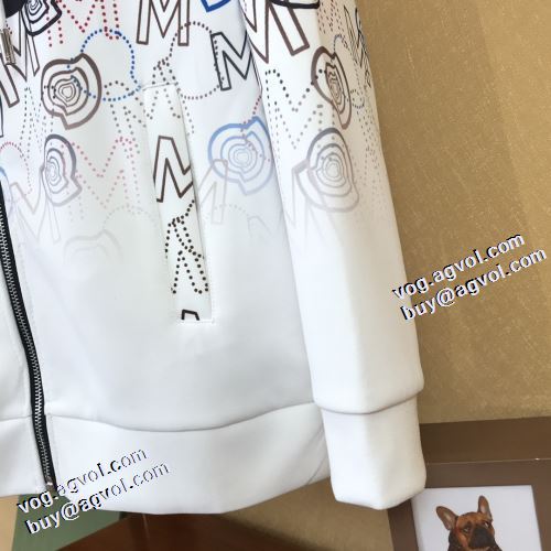 パーカー モンクレールスーパーコピー 人気販売中 2021秋冬 モンクレール MONCLER おしゃれな装い 首胸ロゴ 