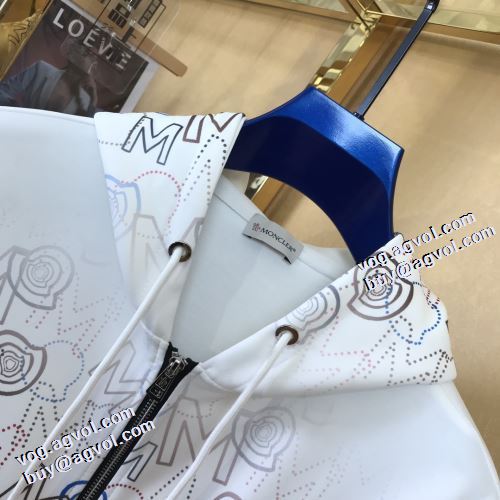 パーカー モンクレールスーパーコピー 人気販売中 2021秋冬 モンクレール MONCLER おしゃれな装い 首胸ロゴ 