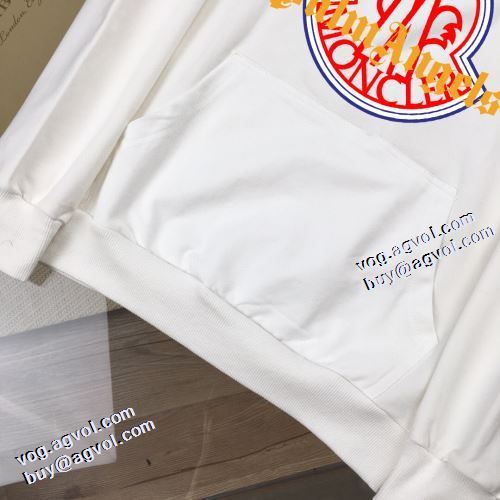 オシャレロゴパーカー パーカー 程よい厚み 2021秋冬 高品質 人気 モンクレール MONCLER モンクレール偽物ブランド 2色可選