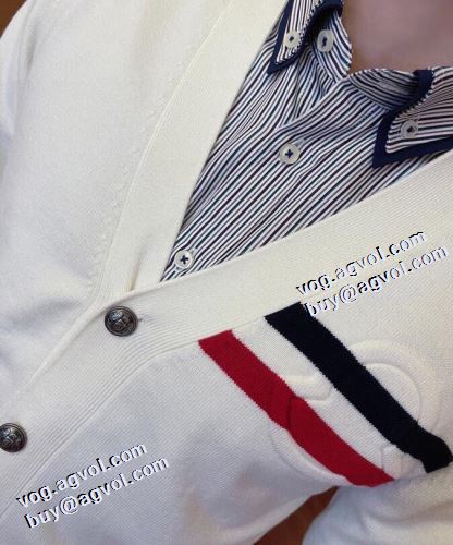 エレガントな装い 2021秋冬 モンクレールブランドスーパーコピー モンクレール MONCLER 綺麗に決まるフォルム！ ニットウェア ボタンダウン 
