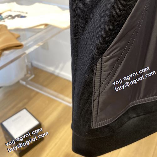 ベスト 首胸ロゴ サイズ豊富 2021秋冬 楽に着用出来る モンクレール MONCLER モンクレールブランドスーパーコピー