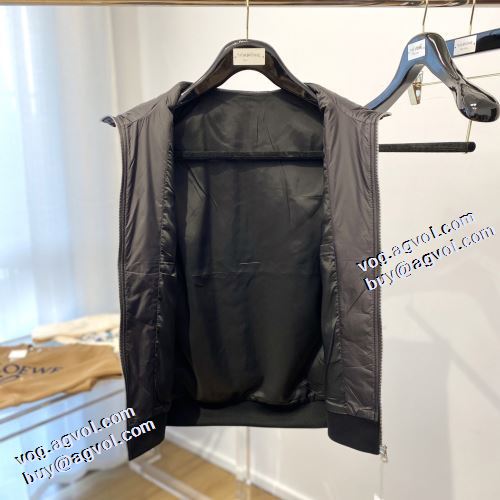 ベスト 首胸ロゴ サイズ豊富 2021秋冬 楽に着用出来る モンクレール MONCLER モンクレールブランドスーパーコピー