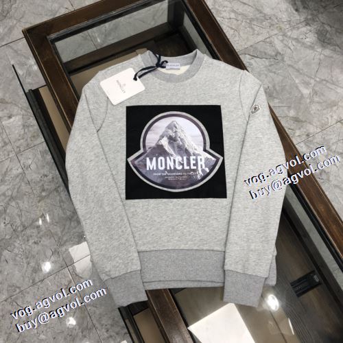 プルオーバーパーカー モンクレールコピーブランド 大好評 プリントパーカ 存在感のある 2021秋冬 モンクレール MONCLER 2色可選