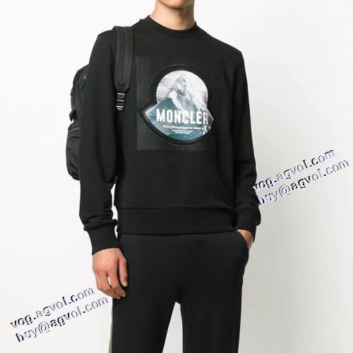 プルオーバーパーカー モンクレールコピーブランド 大好評 プリントパーカ 存在感のある 2021秋冬 モンクレール MONCLER 2色可選