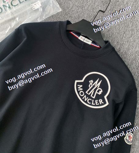 モンクレールブランドコピー 2色可選 プルオーバーパーカー 一番人気の新作はこれ 2022新作 モンクレール MONCLER 程よい厚み プリントパーカ