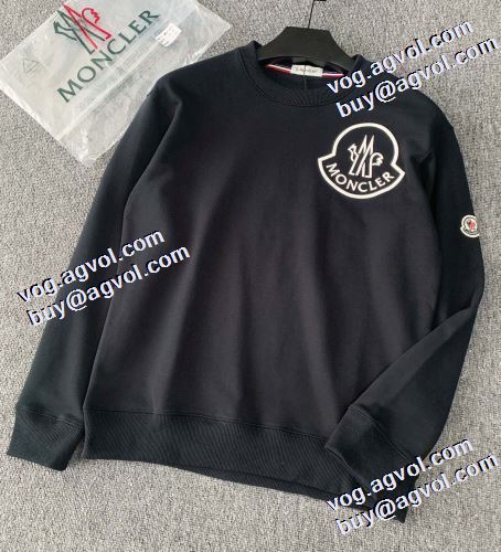 モンクレールブランドコピー 2色可選 プルオーバーパーカー 一番人気の新作はこれ 2022新作 モンクレール MONCLER 程よい厚み プリントパーカ