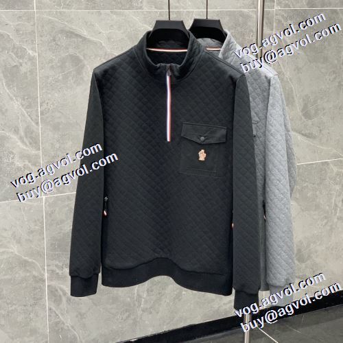 活用できるアイテム 2022新作 モンクレール MONCLER しっかり暖かな感じ プルオーバーパーカー モンクレールコピーブランド 2色可選