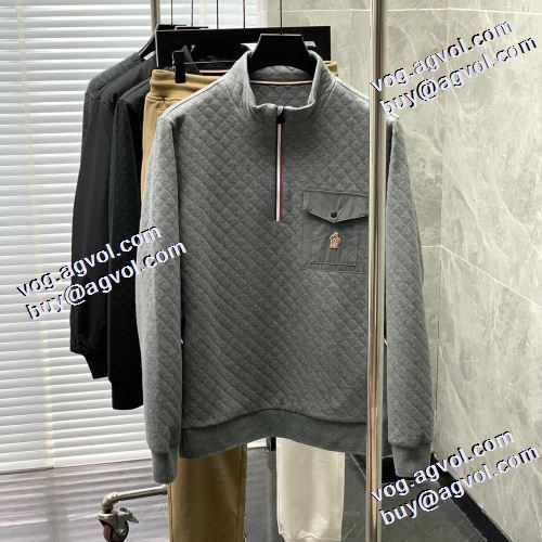 活用できるアイテム 2022新作 モンクレール MONCLER しっかり暖かな感じ プルオーバーパーカー モンクレールコピーブランド 2色可選