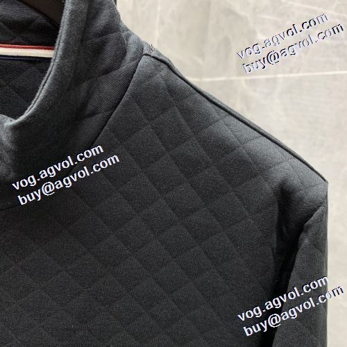 活用できるアイテム 2022新作 モンクレール MONCLER しっかり暖かな感じ プルオーバーパーカー モンクレールコピーブランド 2色可選