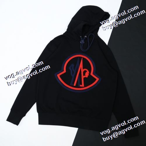 モンクレールスーパーコピー 2022新作 秋の定番 パーカー 飽きのこないデザイン モンクレール MONCLER 2色可選 洗練を十分に演出する