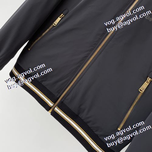 フード部分は取り外し可能 アルマーニ ARMANI 2021秋冬 アルマーニコピー 一番人気の新作はこれ メンズ ダウンジャケット 使い勝手が良く ポケットづき 首周りもあったかい 