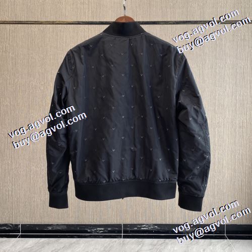 アルマーニ ARMANI 2021秋冬 ジャケット 綿入れ 人気新品★超特価★ 2色可選 アルマーニブランド コピー ポリエステルの中綿 人気 ランキング ポケットづき 防風性にも優れた 