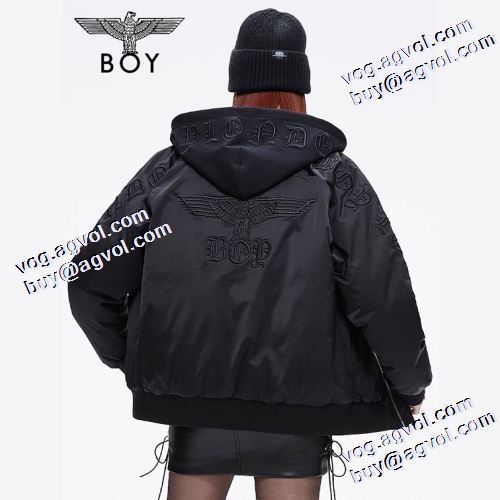 2021秋冬 ボーイロンドン BOY LONDON 保温効果は抜群 ボーイロンドンブランド コピー 人気商品登場 ライトダウンジャケット 使い勝手が良く フードづき 着心地よい ポケットづき 着心地がクセになる