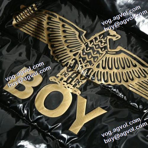 実用性に溢れるアイテム 風も通さない ボーイロンドン BOY LONDON 着心地 の良い ライトダウンジャケット 保温性を発揮する ボーイロンドンコピー 2021秋冬 落ち着いた感覚 フードづき