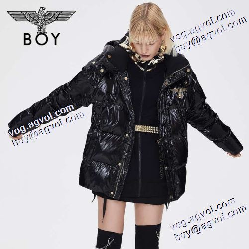 実用性に溢れるアイテム 風も通さない ボーイロンドン BOY LONDON 着心地 の良い ライトダウンジャケット 保温性を発揮する ボーイロンドンコピー 2021秋冬 落ち着いた感覚 フードづき