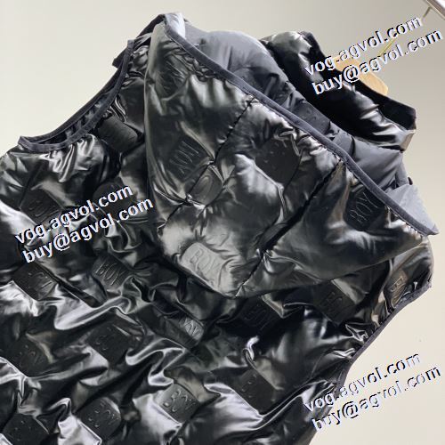 人気新品★超特価★ ボーイロンドンコピー 2021秋冬 撥水性がある 軽量ダウンジャケット ベスト 身体を保温できる ポケットづき ふわふわな感触 ボーイロンドン BOY LONDON 大絶賛の履き心地! ボトムスを選ばずに着用できるアイテ
