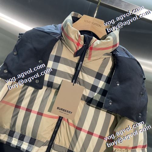 バーバリーコピー 豊富なサイズ 2021秋冬 バーバリー BURBERRY チェック柄 満足できるコート ライトダウンジャケット 防風性に優れ  首周りもあったかい ポケットづき フード部分は取り外し可能