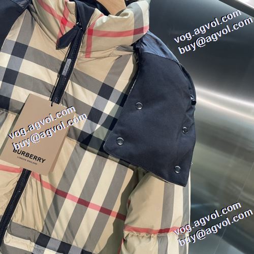 バーバリーコピー 豊富なサイズ 2021秋冬 バーバリー BURBERRY チェック柄 満足できるコート ライトダウンジャケット 防風性に優れ  首周りもあったかい ポケットづき フード部分は取り外し可能