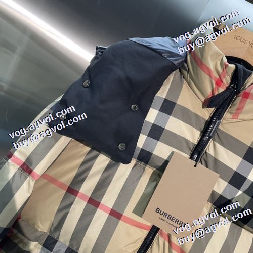 バーバリーコピー 豊富なサイズ 2021秋冬 バーバリー BURBERRY チェック柄 満足できるコート ライトダウンジャケット 防風性に優れ  首周りもあったかい ポケットづき フード部分は取り外し可能