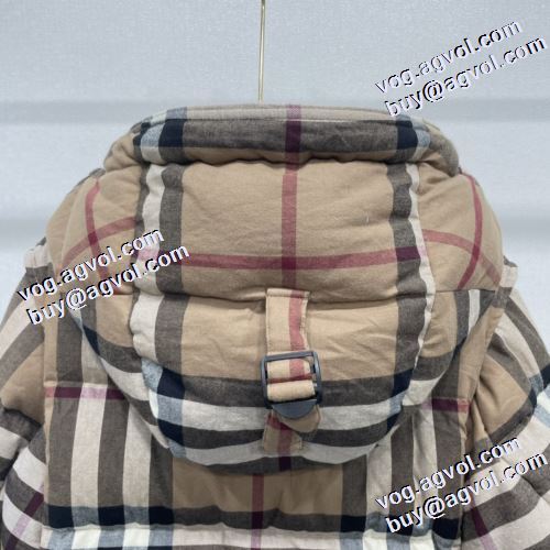 2021秋冬 バーバリー BURBERRY ダウンジャケット ベスト フード部分は取り外し可能 ポケットづき 使い勝手が良く ボディラインにぴったり 上品に着こなせ バーバリーブランド 偽物 通販