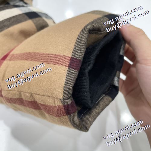 2021秋冬 バーバリー BURBERRY ダウンジャケット ベスト フード部分は取り外し可能 ポケットづき 使い勝手が良く ボディラインにぴったり 上品に着こなせ バーバリーブランド 偽物 通販
