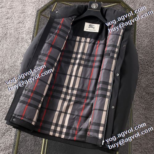 ステンカラー バーバリーコピー 2021秋冬 アウトドアに着用 バーバリー BURBERRY しっとりなめらかな極上の肌触り メンズ ダウンジャケット 落ち着いた質感 ポケットづき 2色可選