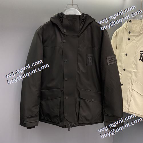 2021秋冬 自信有りの一着 寄り添える商品に生まれ変わる フードづき バーバリー BURBERRY 2色可選 ライトダウンジャケット 人気商品登場 ポケットづき 落ち着いた感覚 バーバリー偽物ブランド