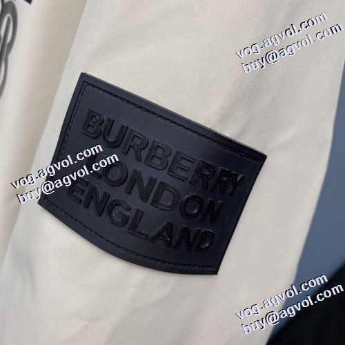 2021秋冬 自信有りの一着 寄り添える商品に生まれ変わる フードづき バーバリー BURBERRY 2色可選 ライトダウンジャケット 人気商品登場 ポケットづき 落ち着いた感覚 バーバリー偽物ブランド