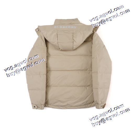 着心地よい バーバリー BURBERRY 2色可選 フードづき 上品上質 バーバリースーパーコピー 代引 ポケットづき 軽量ダウンジャケット 2021秋冬 保温性を発揮する フィルパワーの高い 防風性にも優れた