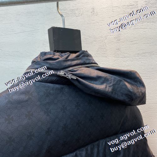 クロムハーツ CHROME HEARTS 軽量ダウンジャケット 耐久性のある クロムハーツコピー ブランド 2021秋冬 汚れしにくい 肌寒い季節に欠かせない 着心地 の良い ポケットづき 撥水性がある カジュアルに着こなせるデザイン