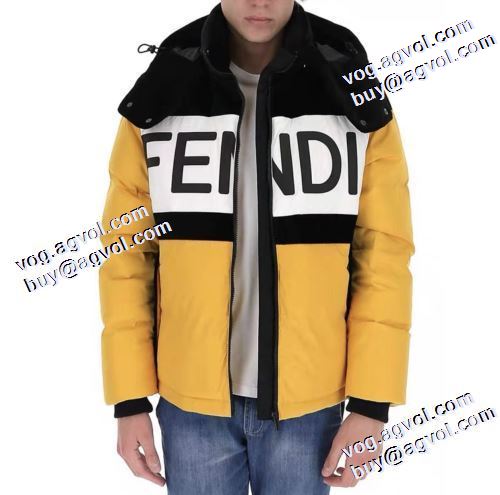 利便性に優れ 2021秋冬 軽量ダウンジャケット 首周りもあったかい フェンディ FENDI フェンディ偽物ブランド 何にでも合わせ易く格好良く決まる フィルパワーの高い フード部分は取り外し可能 コーデに合わせ 軽くて暖かい 