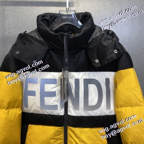 利便性に優れ 2021秋冬 軽量ダウンジャケット 首周りもあったかい フェンディ FENDI フェンディ偽物ブランド 何にでも合わせ易く格好良く決まる フィルパワーの高い フード部分は取り外し可能 コーデに合わせ 軽くて暖かい 