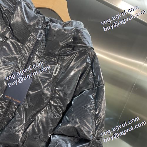 ルイ ヴィトンスーパーコピー 2021秋冬 ライトダウンジャケット 人気ブランド  ルイ ヴィトン LOUIS VUITTON フィルパワーの高い 汚れしにくい リバーシブル仕様