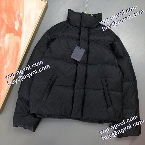 軽量ダウンジャケット 2021秋冬 ルイ ヴィトン LOUIS VUITTON 争奪戦必至 ルイ ヴィトンコピー 着心地がクセになる ポケットづき 防風効果いい ステンカラー 着心地 の良い