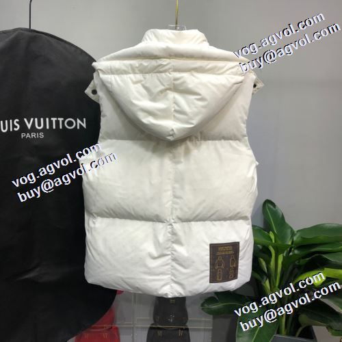 ルイ ヴィトンブランドコピー 2021秋冬 長く愛用できる フィルパワーの高い ルイ ヴィトン LOUIS VUITTON 軽量ダウンジャケット ベスト 2色可選 フードづき 軽くて暖かい 