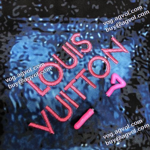2021秋冬 ルイ ヴィトンスーパーコピー 軽量ダウン ベスト 大好評 ステンカラー ルイ ヴィトン LOUIS VUITTON 軽くて暖かい 目が覚めるような鮮やかな色
