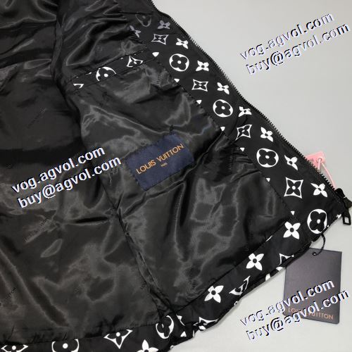 定番のアイテム ルイ ヴィトンコピー 着心地 の良い ルイ ヴィトン LOUIS VUITTON 上品な色合い ダウンジャケット ベスト 2021秋冬 着心地がクセになる ふわふわな感触