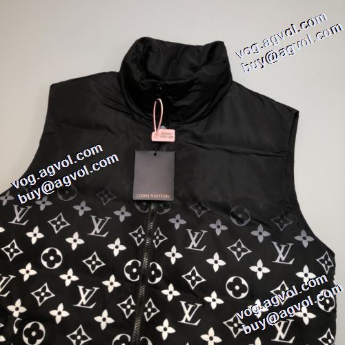 定番のアイテム ルイ ヴィトンコピー 着心地 の良い ルイ ヴィトン LOUIS VUITTON 上品な色合い ダウンジャケット ベスト 2021秋冬 着心地がクセになる ふわふわな感触