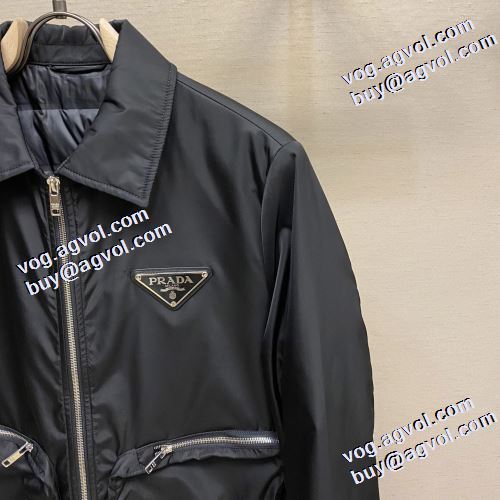 ステンカラー プラダブランド コピー 2色可選 2021秋冬 プラダ PRADA ダウンジャケット 豊富なサイズ 落ち着いた感覚