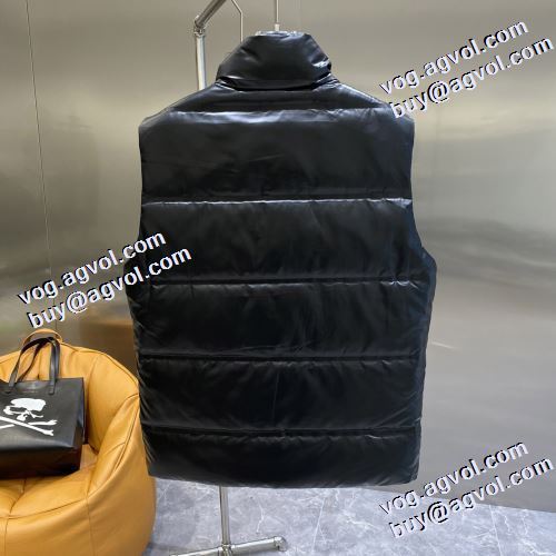 軽量ダウン タンクトップ 快適な着心地をキープ プラダ PRADA 2021秋冬 スタイリッシュなデザイン 人気新品★超特価★ プラダブランドコピー
