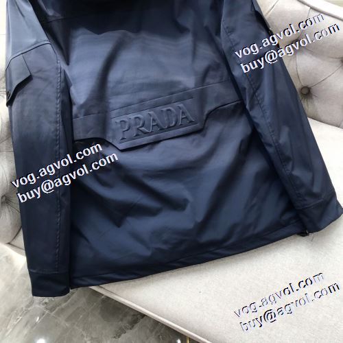 ダウンジャケット メンズ 2021秋冬 プラダコピー 2色可選 プラダ PRADA 希少価値大！フードづき 撥水性がある フィルパワーの高い 防風性に優れ