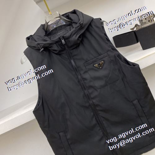 軽量ダウンジャケット 極上の着心地 プラダ PRADA スリムなシルエットデザイン 2022新作 プラダスーパーコピー 激安 2色可選