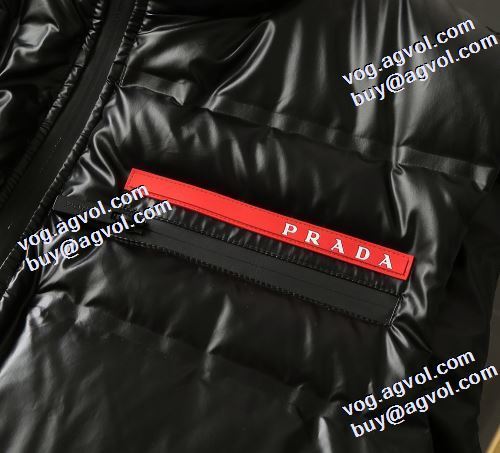 2022新作 プラダコピーブランド サイズ豊富 ライトダウンジャケット おうちで洗え プラダ PRADA 軽くて暖かい ステンカラー