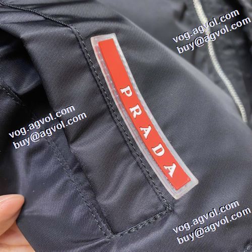 オリジナル 2022新作 プラダ PRADA 軽量ダウンジャケット 汚れしにくい プラダブランドコピー 着心地 の良い フィルパワーの高い