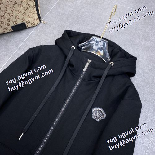 2021秋冬 ヴェルサーチVERSACE 綿入れ ヴェルサーチコピーブランド 高品質 人気 フード付きコート シンプルなデザイン